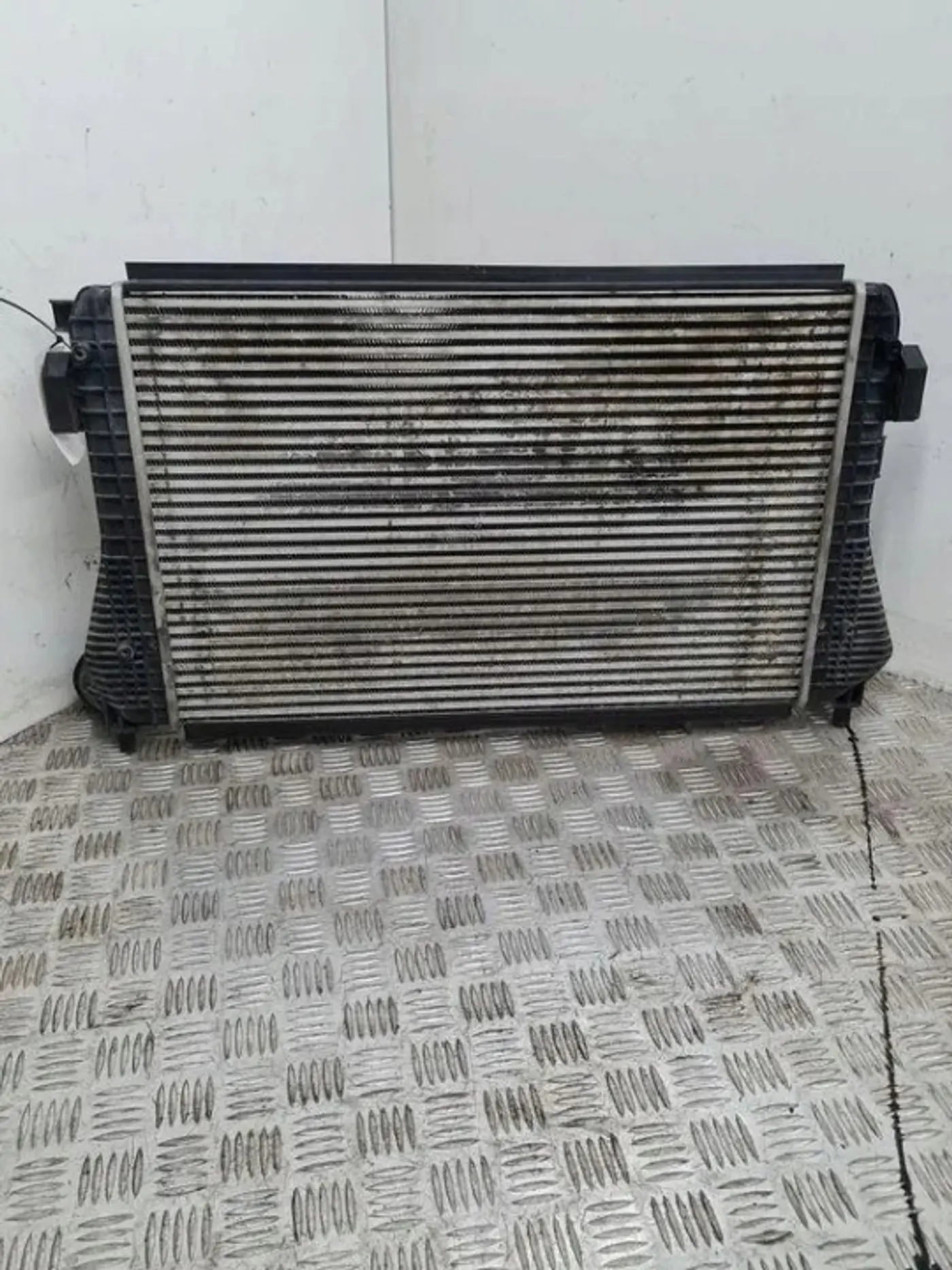 Интеркулер к Volkswagen Caddy 2004
