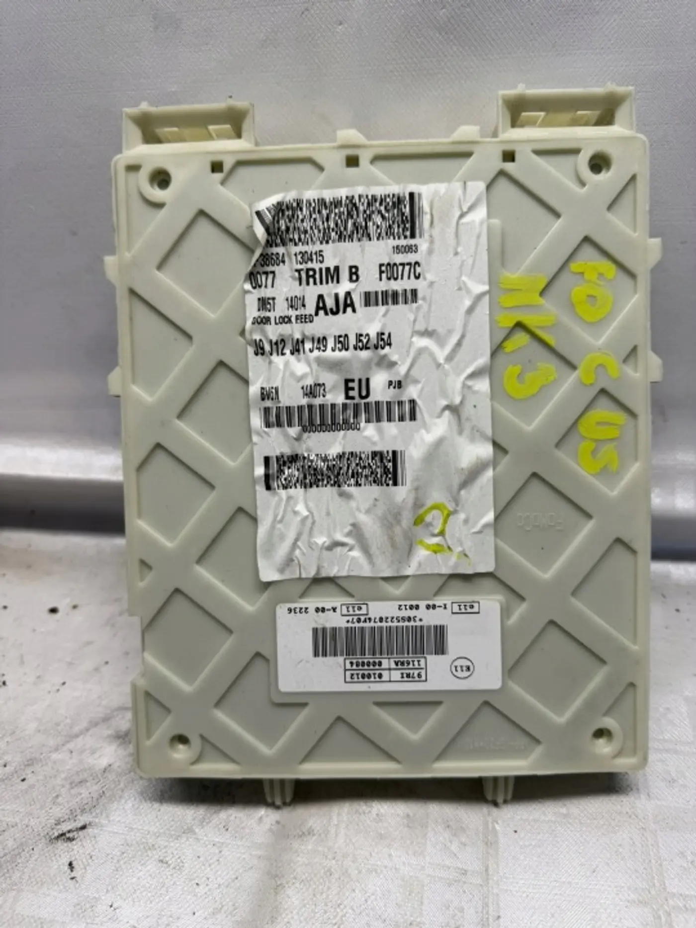 Блок предохранителей к Ford C-MAX 2010