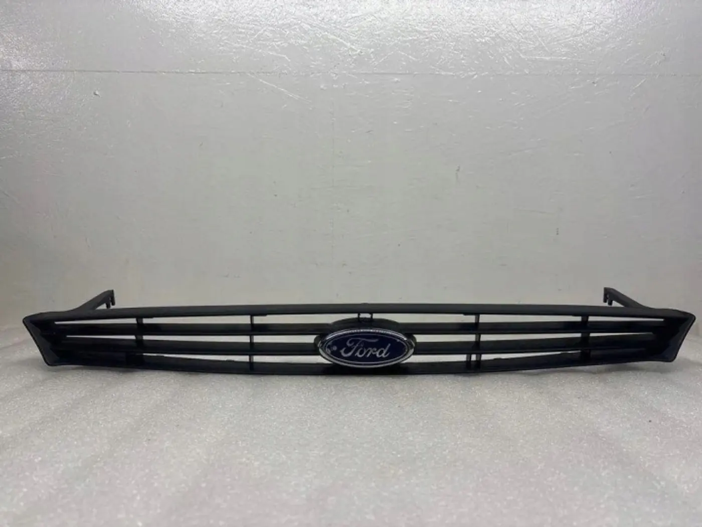 Решетка радиатора к Ford Focus 1998