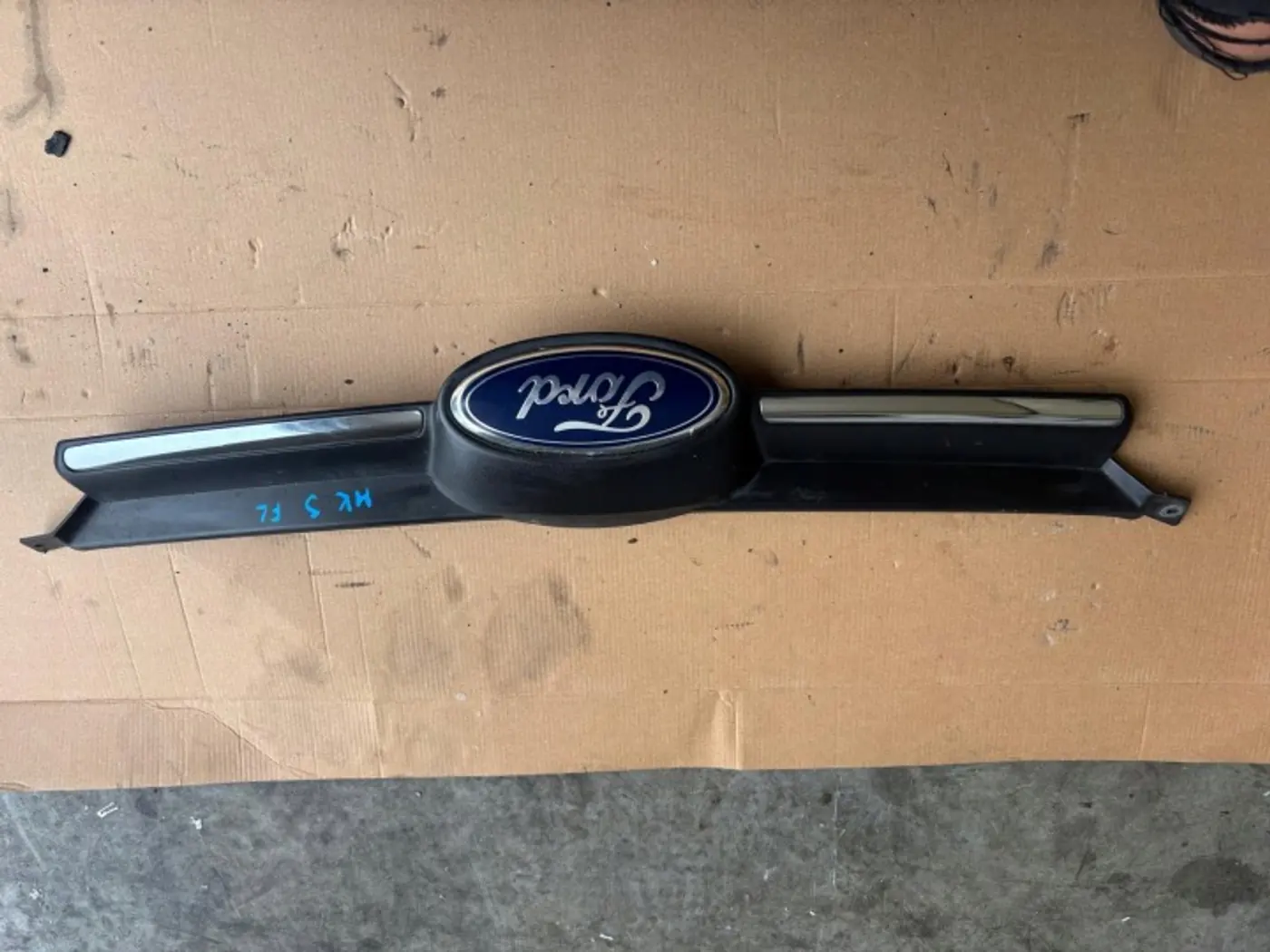 Решетка радиатора к Ford Focus 2011
