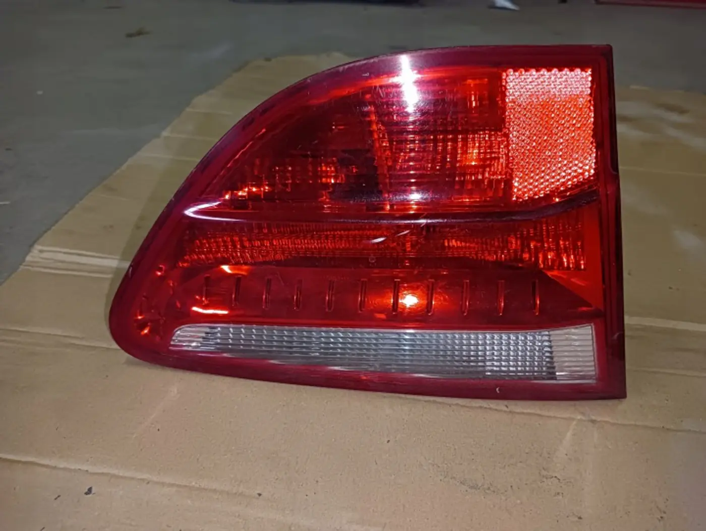 Фонарь задний левый к SEAT Exeo 2008