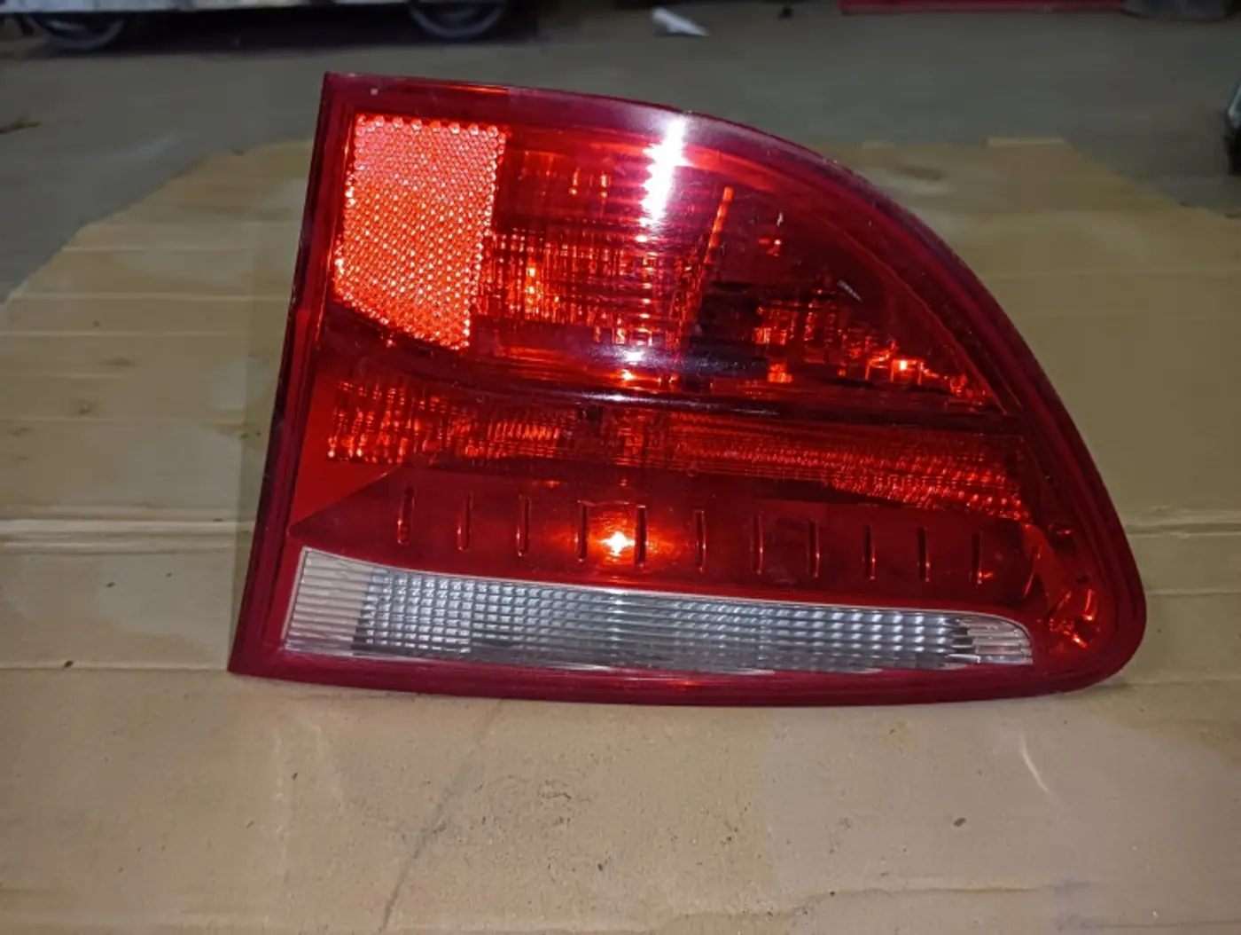 Фонарь задний правый к SEAT Exeo 2008