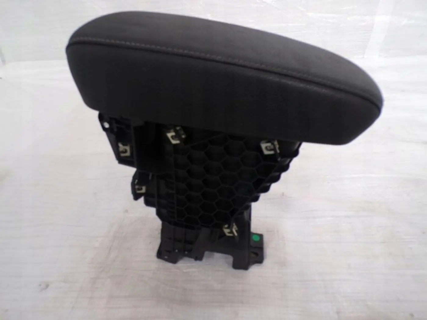 Подлокотник к Opel Corsa 2019