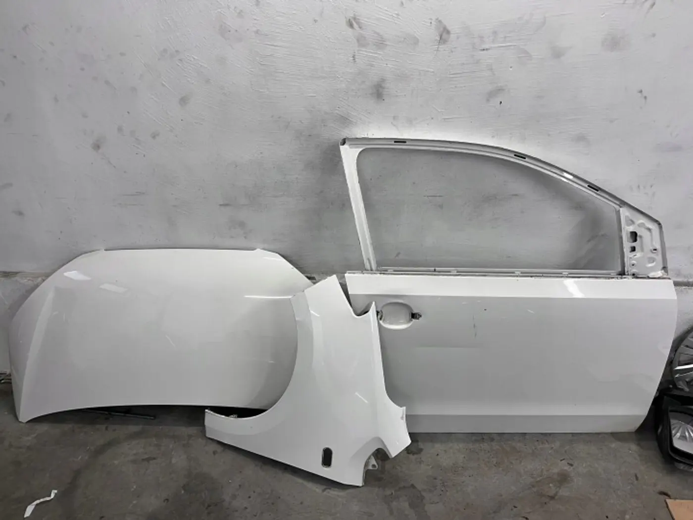 Капот к SEAT Mii 2011