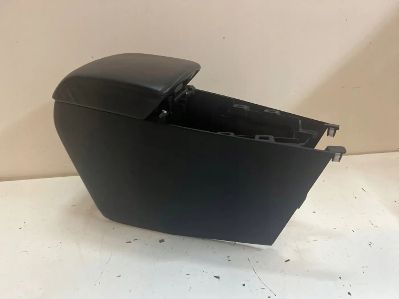 Подлокотник к Mazda 3 2013