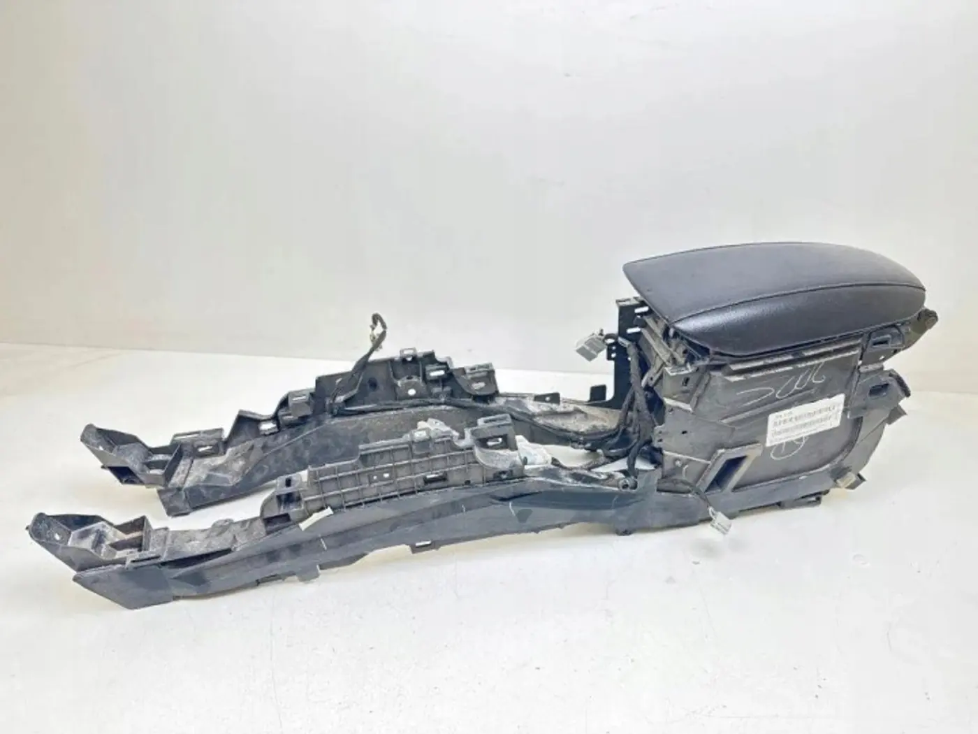 Подлокотник к DS 5 2015
