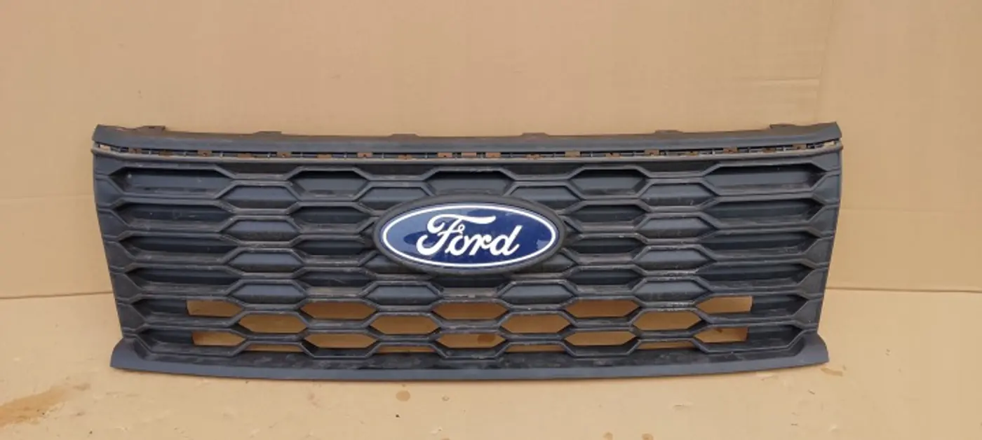 Решетка радиатора к Ford Transit 2014