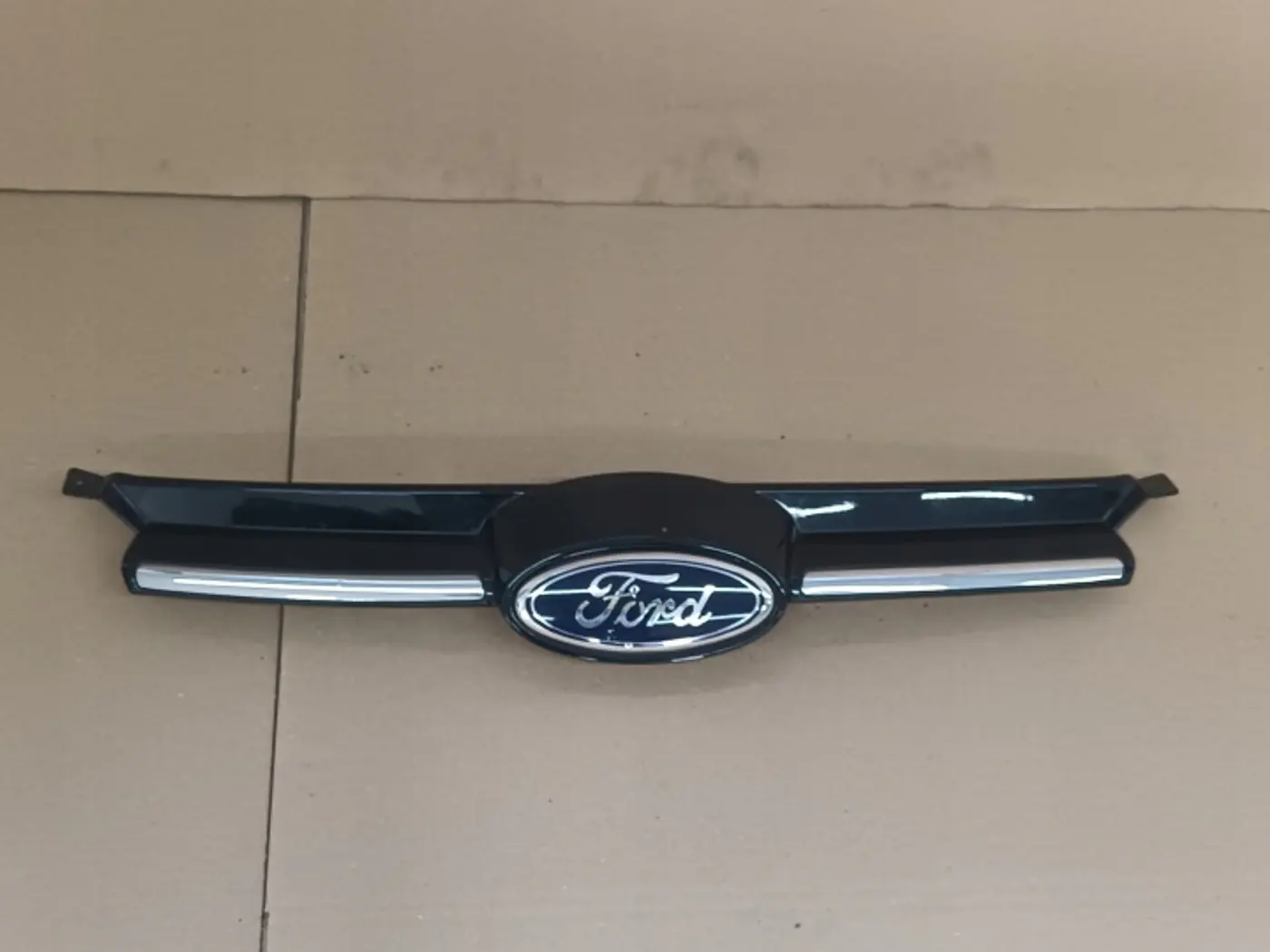 Решетка радиатора к Ford Focus 2011