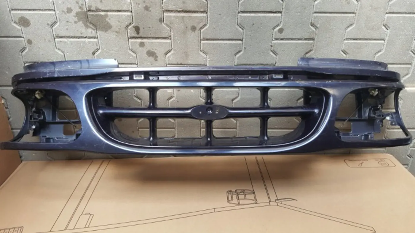 Решетка радиатора к Ford Explorer 1995