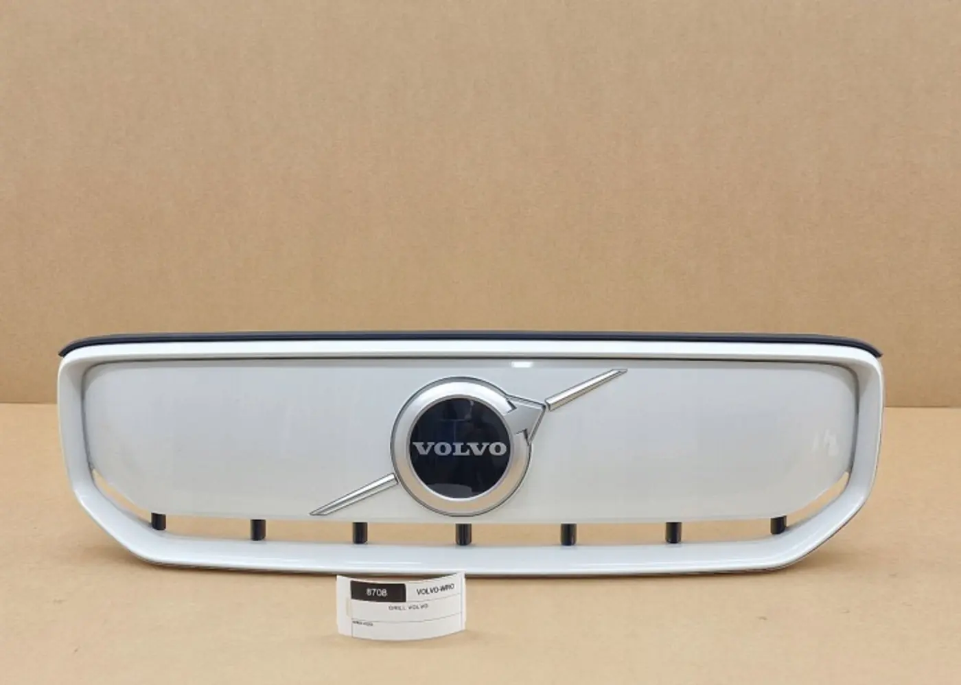 Решетка радиатора к Volvo C40 2021