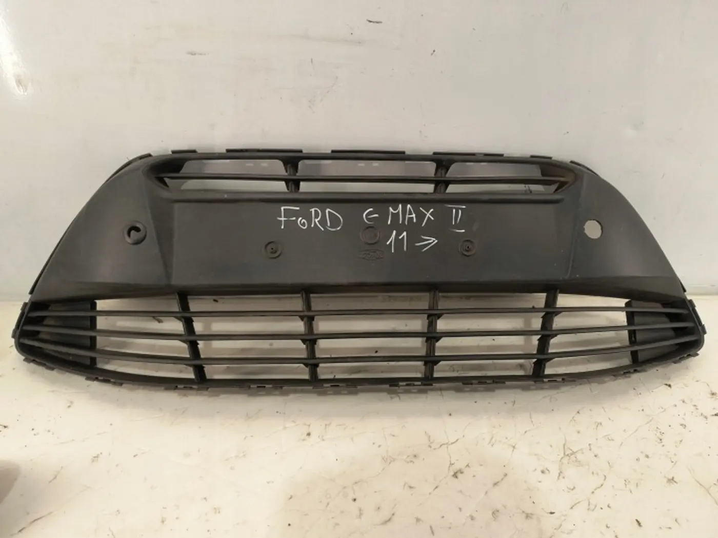 Решетка радиатора к Ford C-MAX 2010