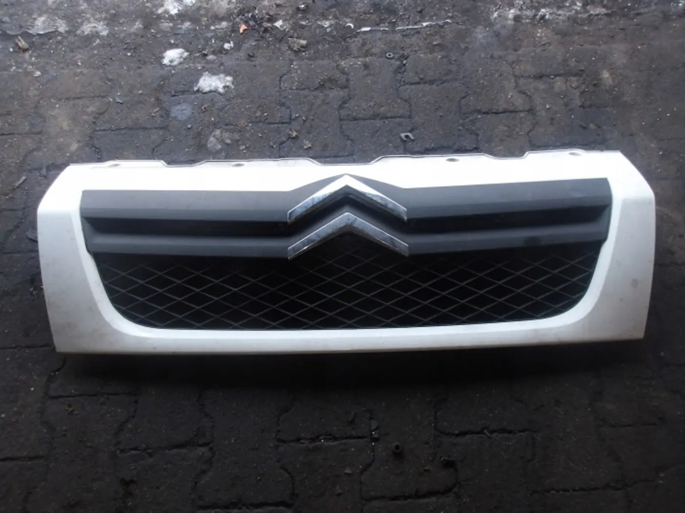 Решетка радиатора к Citroen Jumpy 2006