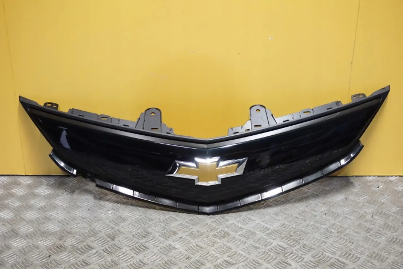 Решетка радиатора к Chevrolet Bolt 2016