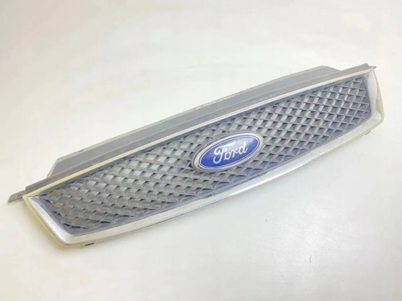 Решетка радиатора к Ford C-MAX 2010