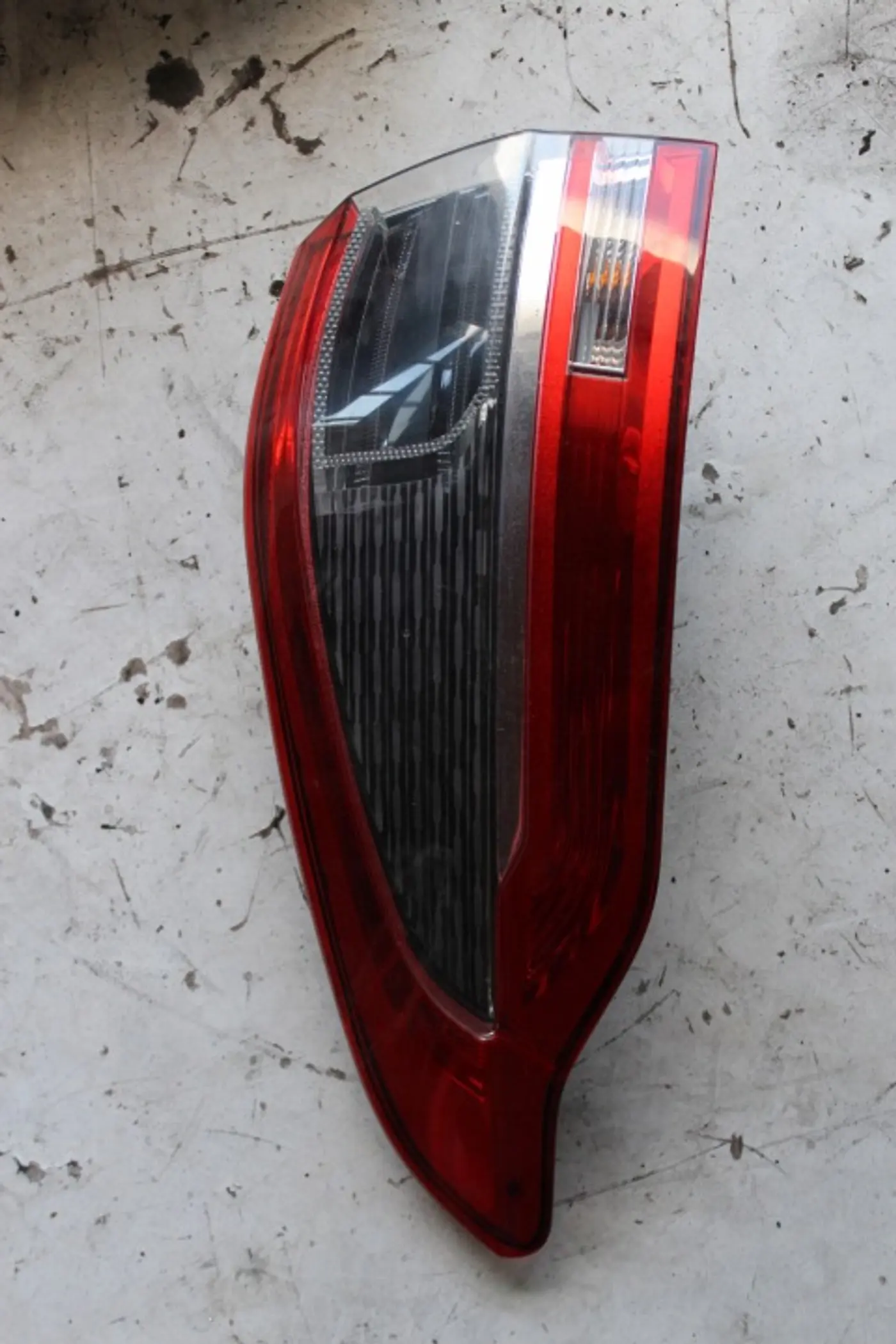 Фонарь задний левый к Ford S-MAX 2010