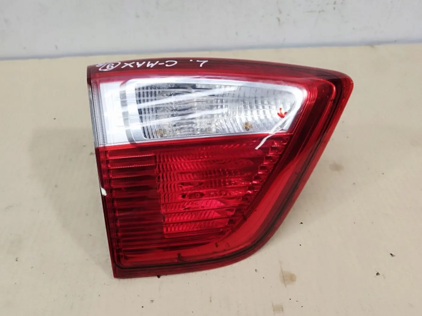 Фонарь задний левый к Ford C-MAX 2010