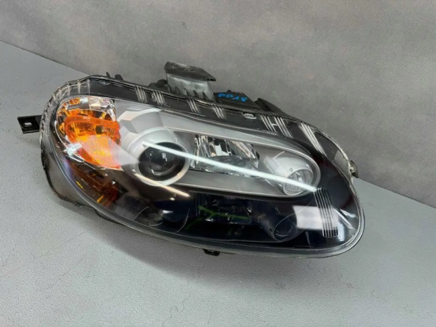 Фара правая к Mazda MX-5 2005