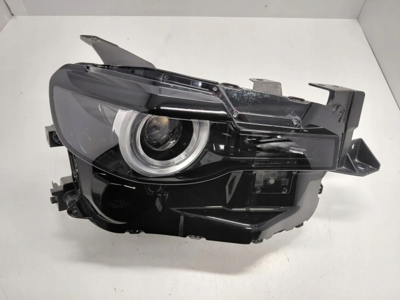Фара правая к Mazda MX-30 2020