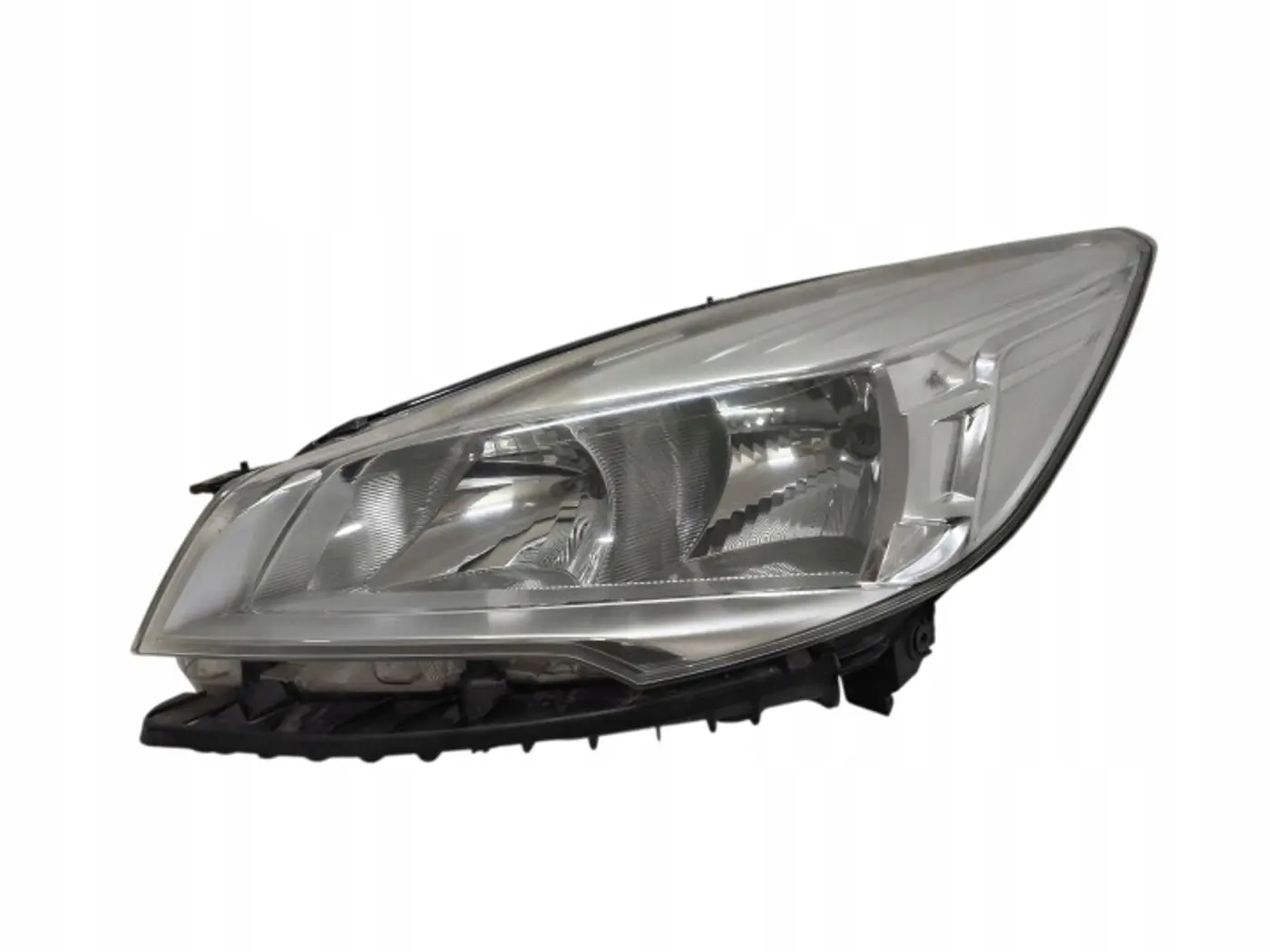 Фара левая к Ford Kuga 2013