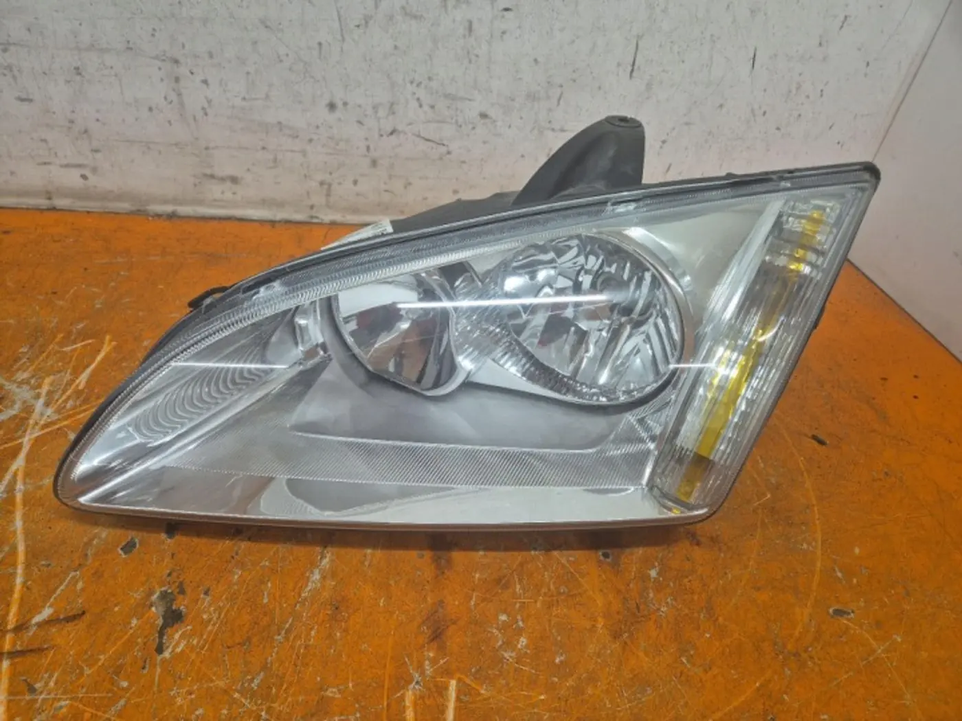 Фара левая к Ford Focus 2005