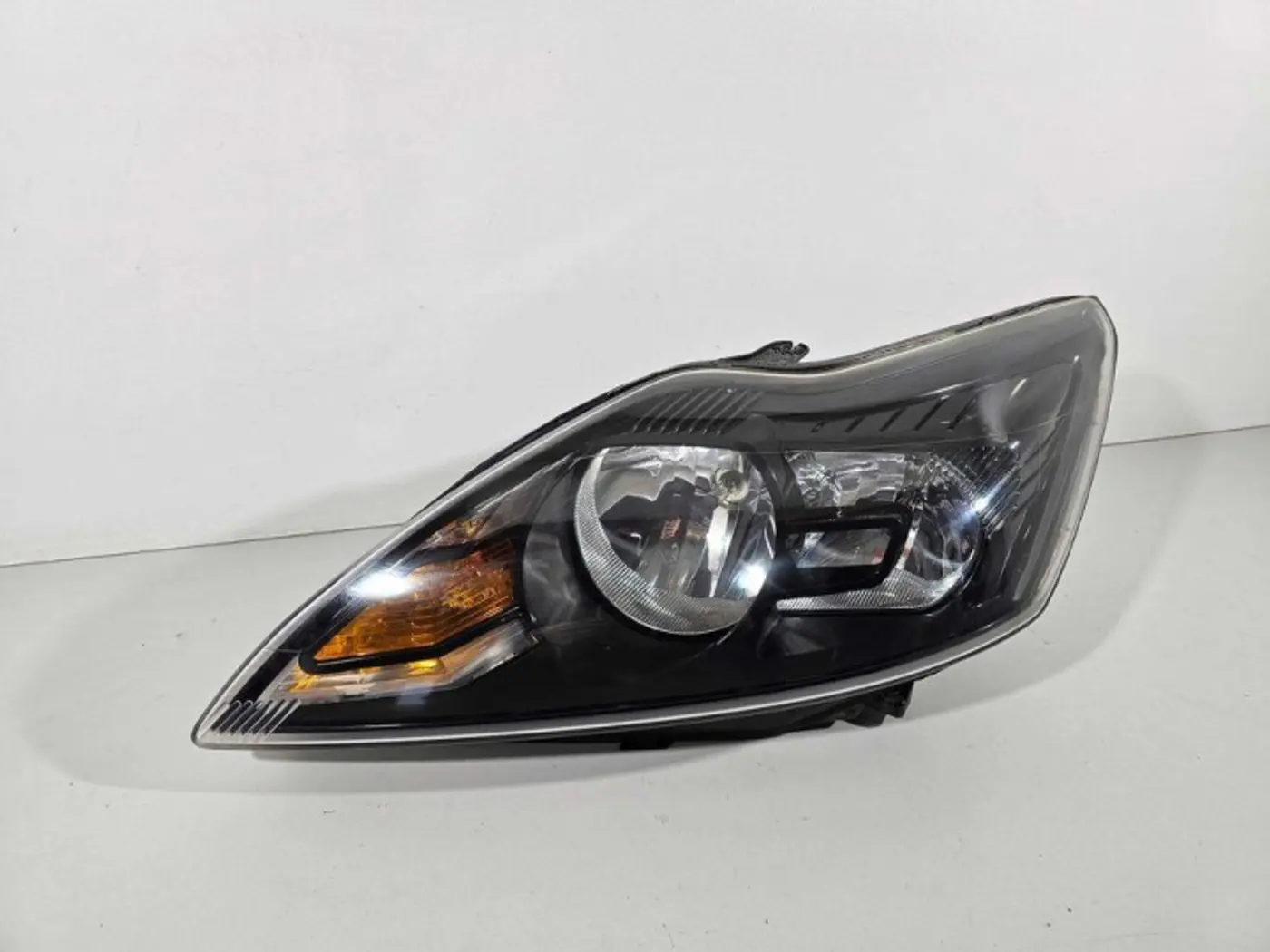 Фара левая к Ford Focus 2008