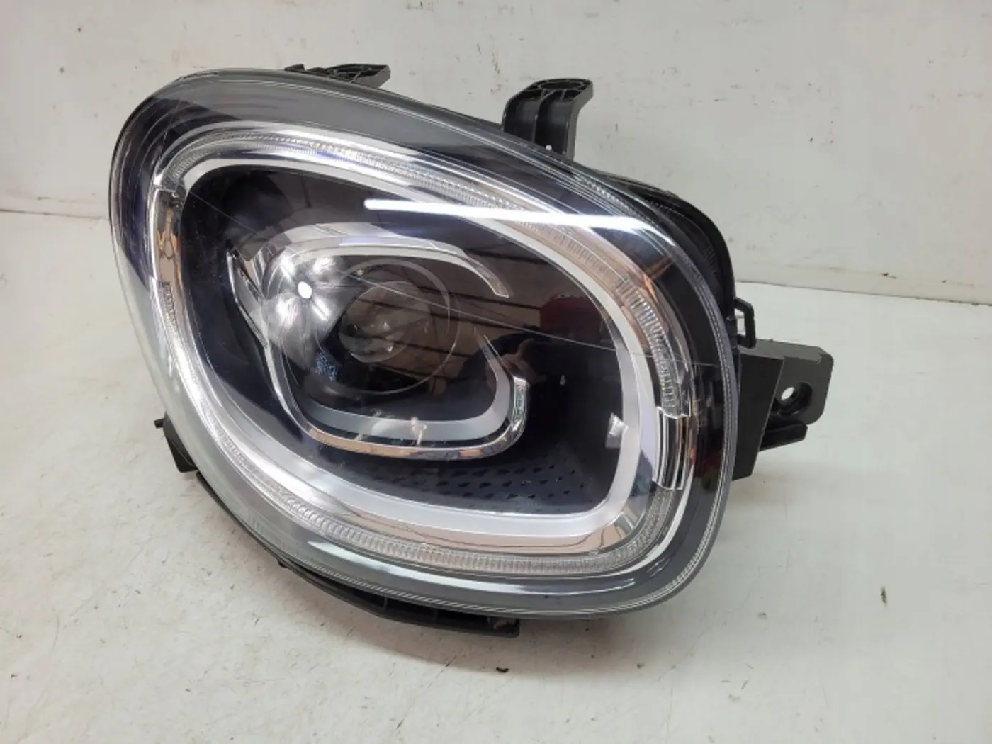Фара правая к Leapmotor T03 2020