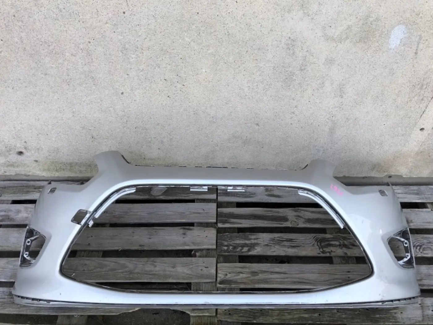 Бампер передний к Ford C-MAX 2010
