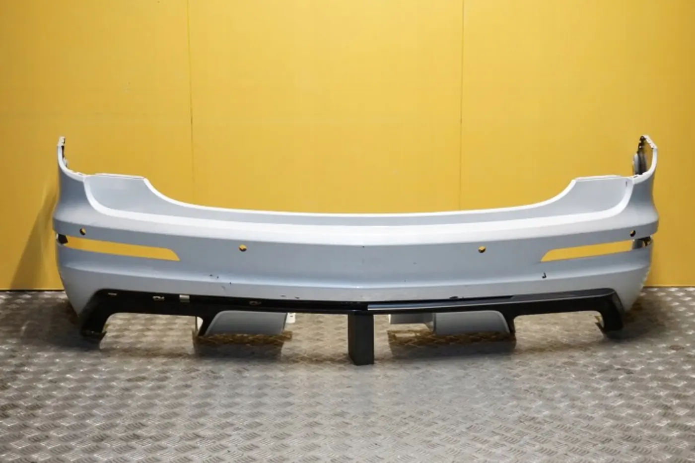 Бампер задний к Cadillac XT6 2019
