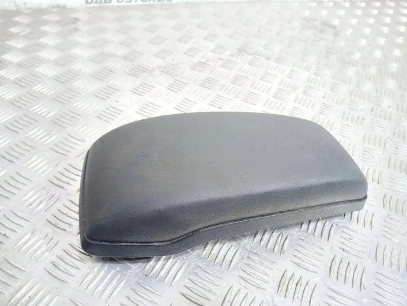 Подлокотник к Ford Mondeo 2000