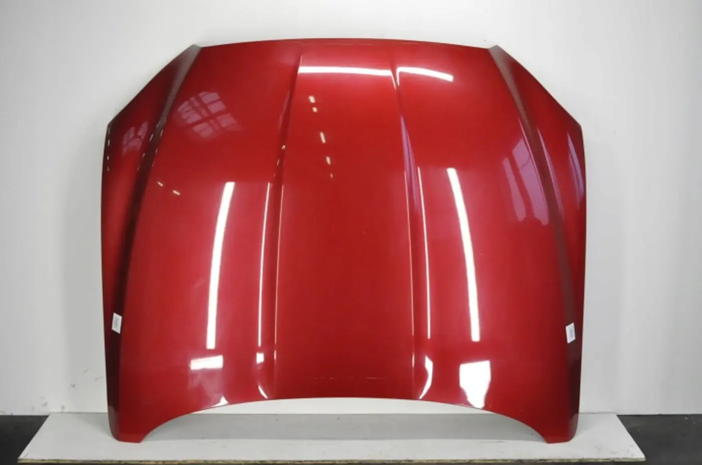 Капот к Jaguar XJ 2009