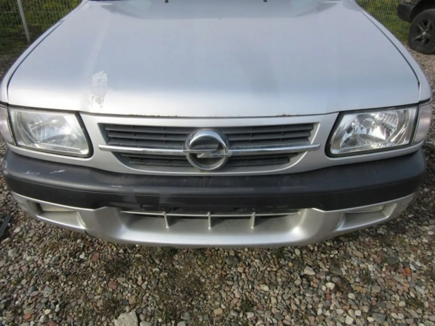 Решетка радиатора к Opel Frontera 2001