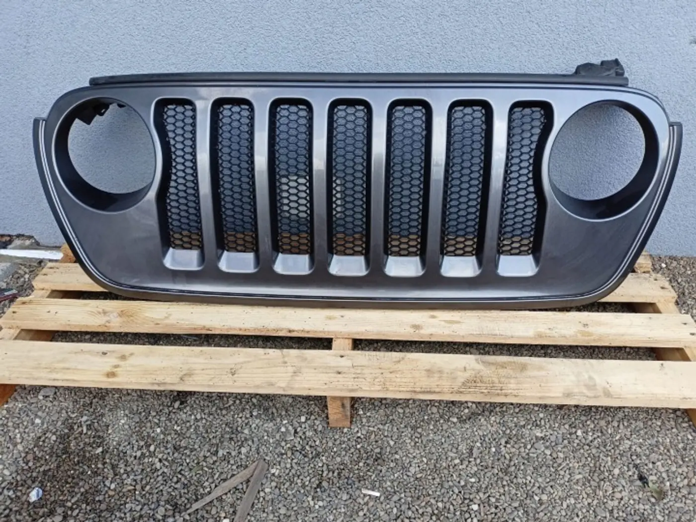 Решетка радиатора к Jeep Gladiator 2019