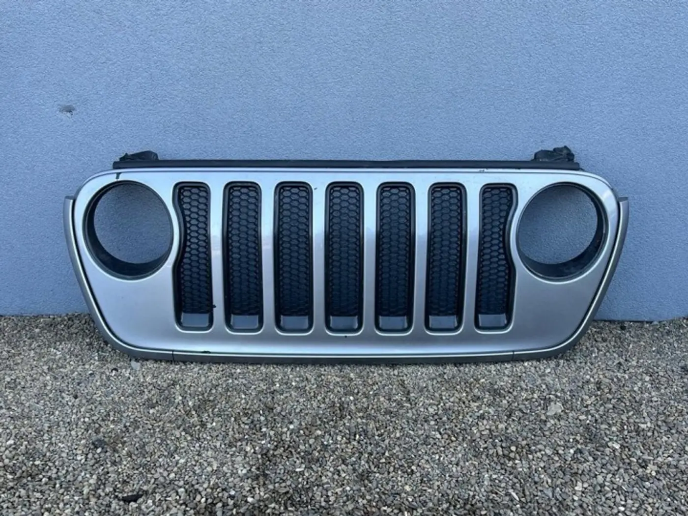 Решетка радиатора к Jeep Gladiator 2019