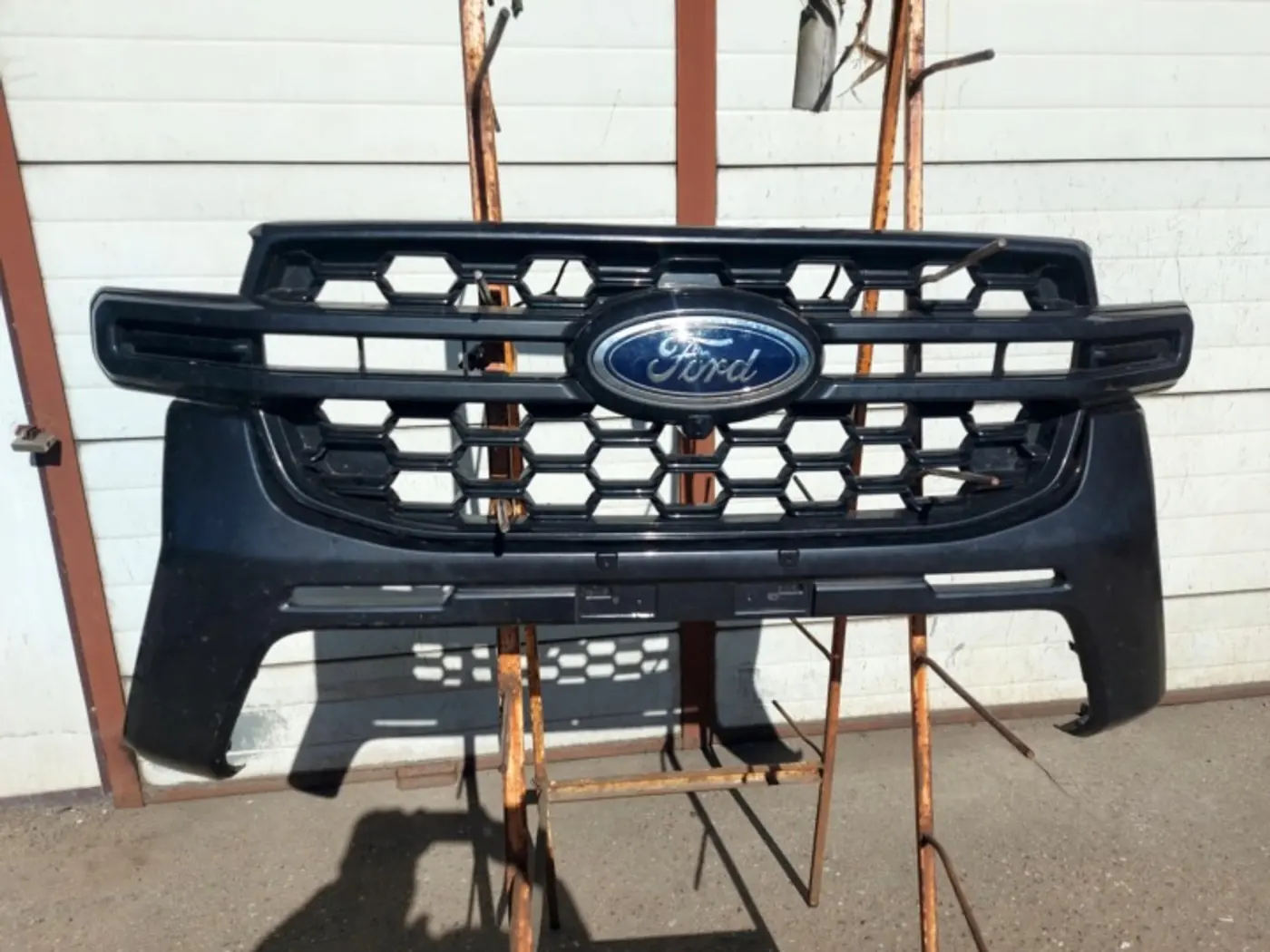Решетка радиатора к Ford Ranger 2015