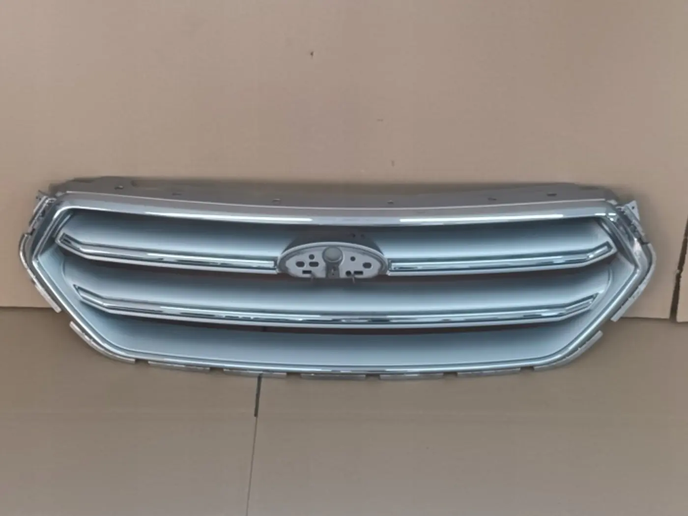 Решетка радиатора к Ford Kuga 2016