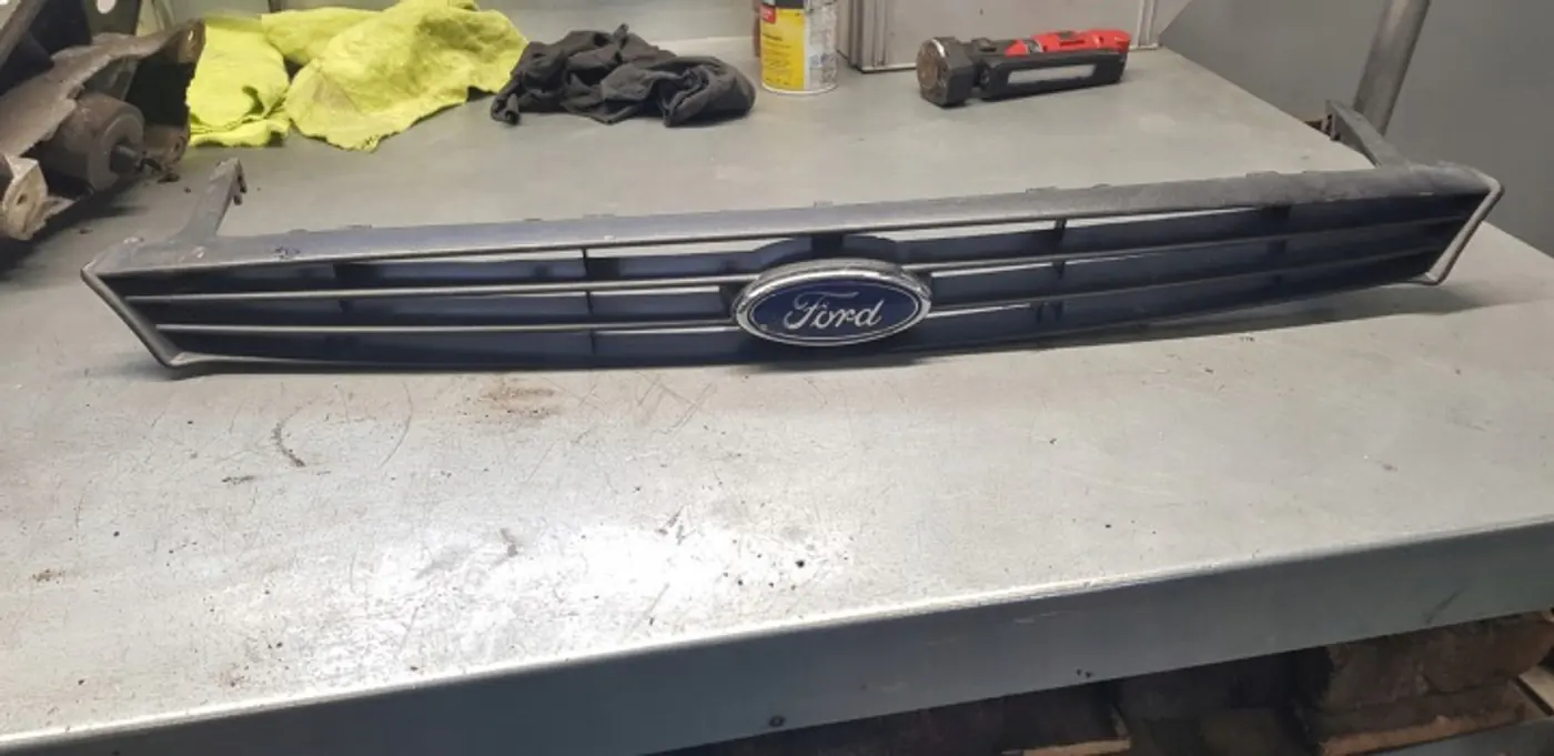 Решетка радиатора к Ford Flex 2008