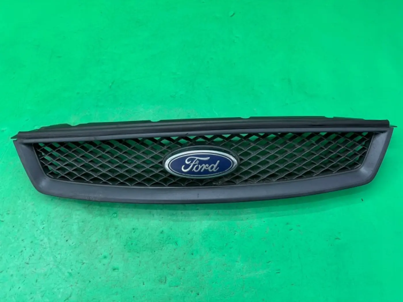Решетка радиатора к Ford Focus 2005