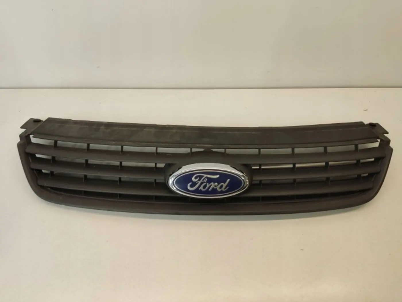 Решетка радиатора к Ford C-MAX 2003