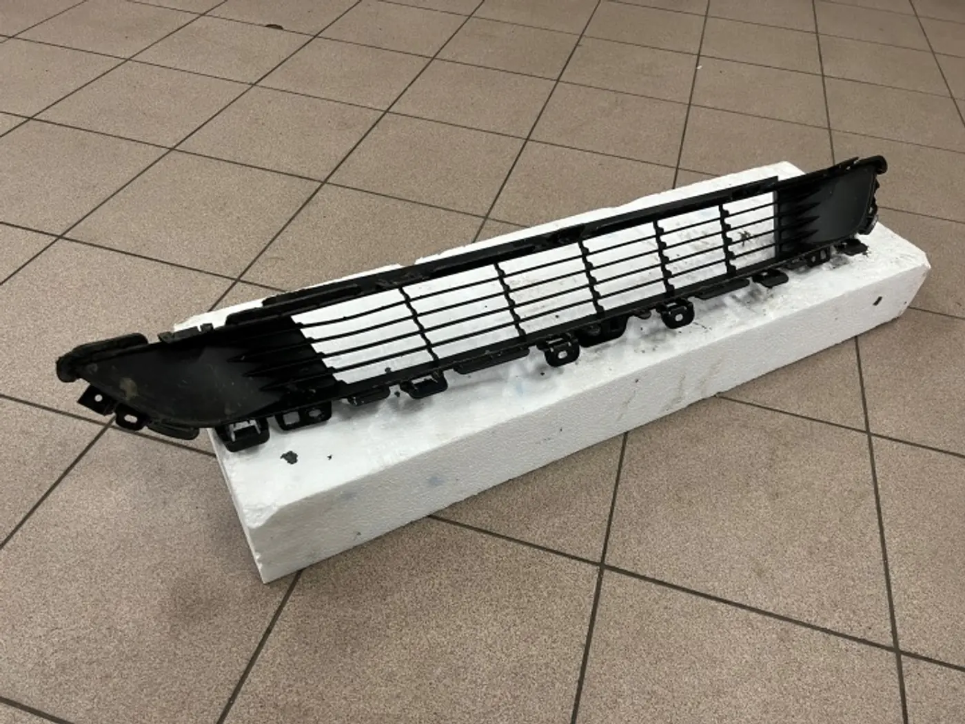 Решетка радиатора к Tesla Model Y 2020