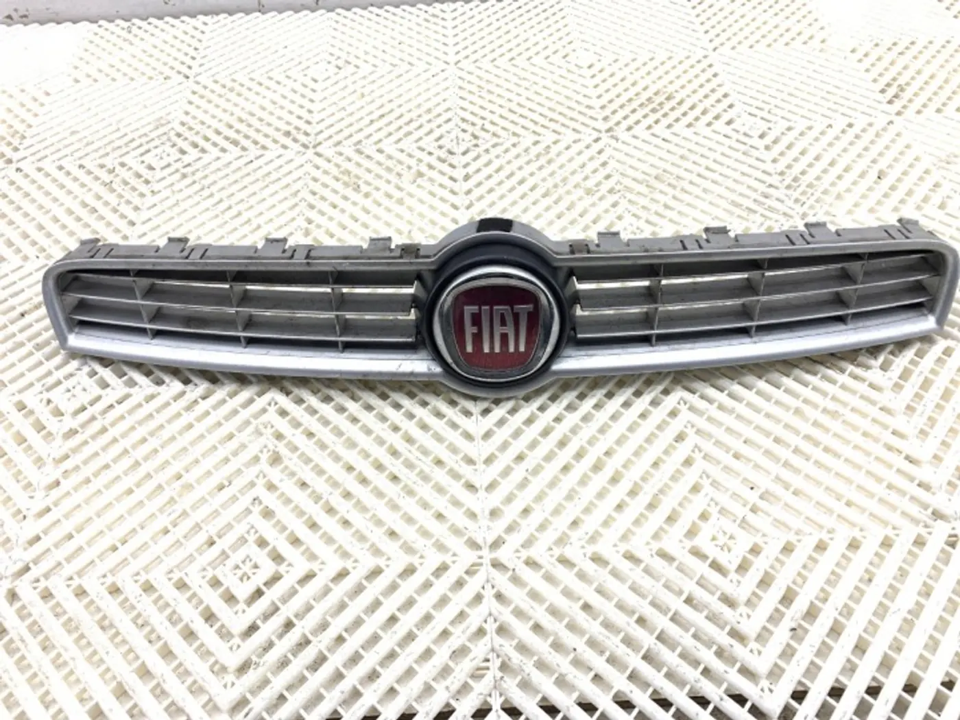 Решетка радиатора к Fiat Bravo 2007