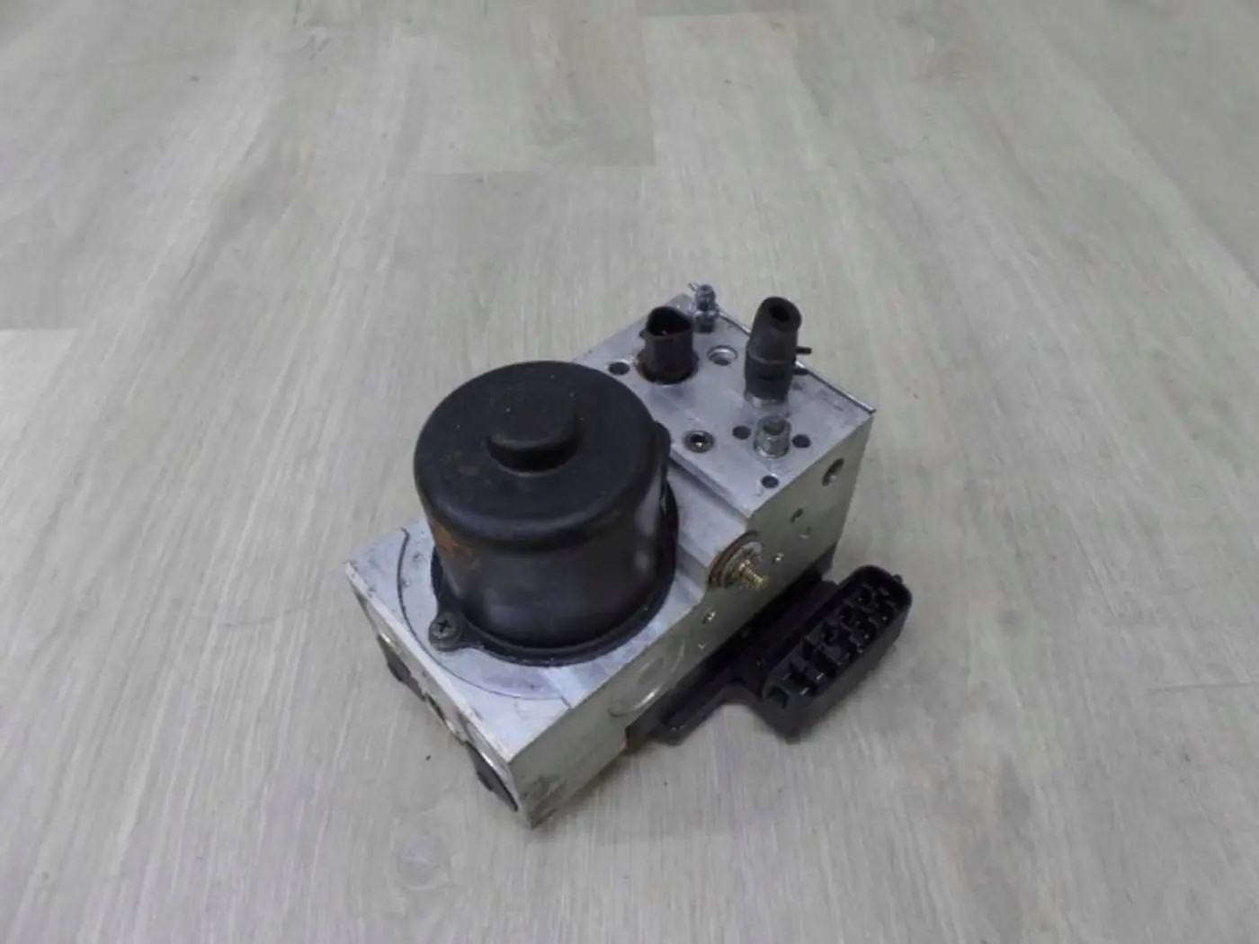 Блок ABS к Lexus LS 2000