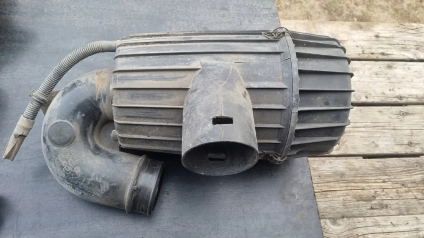 Корпус воздушного фильтра к Iveco  2006