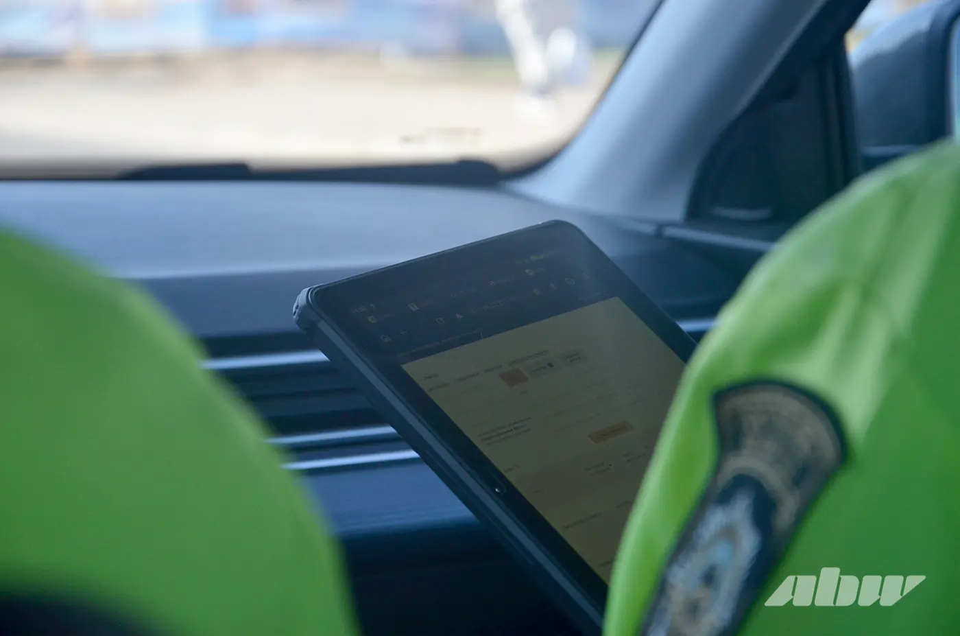 Как и почему таксисты нарушают правила – проверка с Транспортной инспекцией