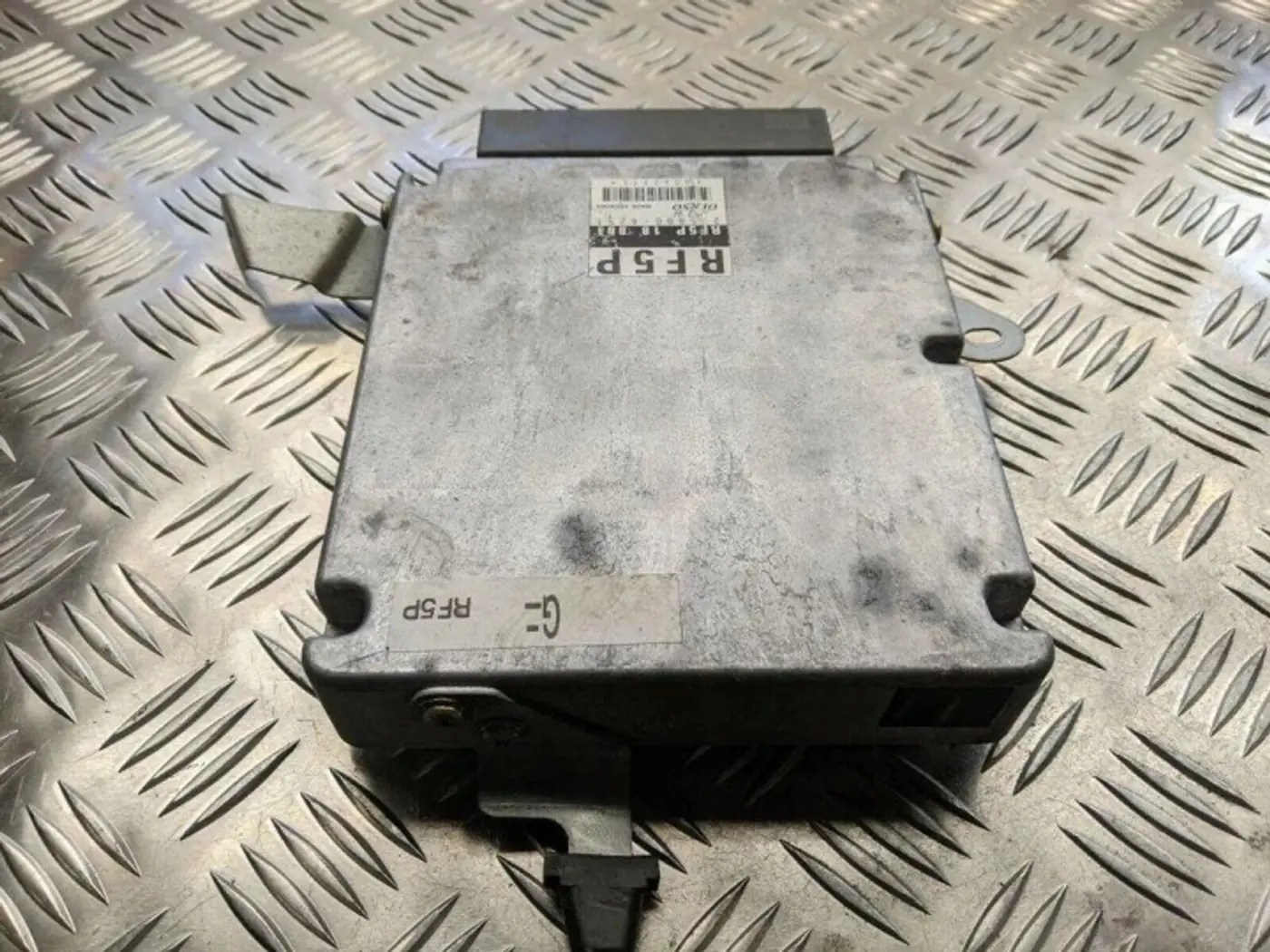 Блок управления двигателем к Mazda MPV 1999