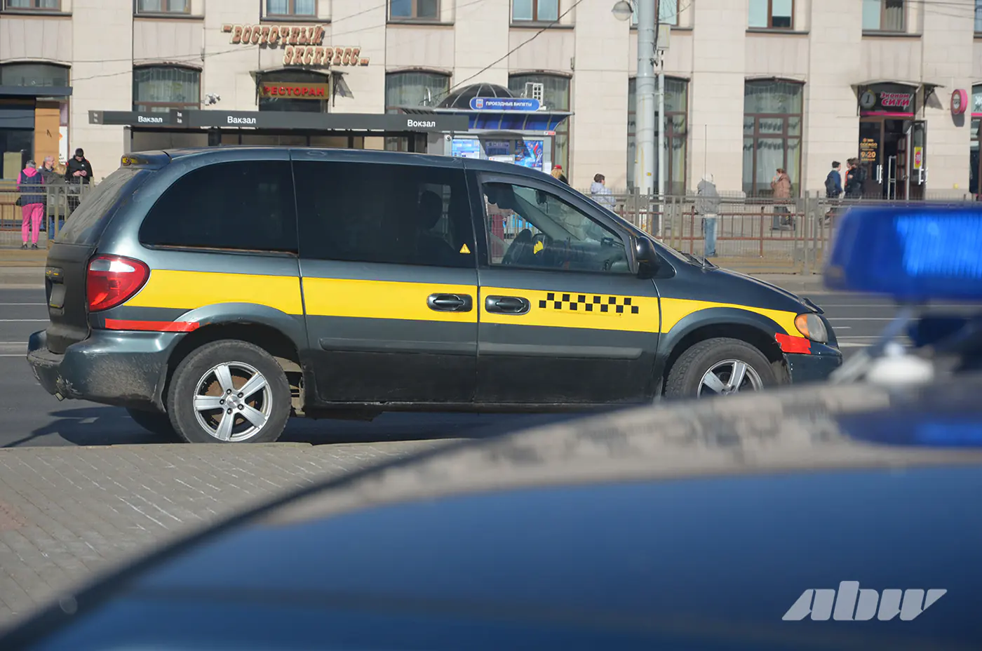 Как и почему таксисты нарушают правила – проверка с Транспортной инспекцией