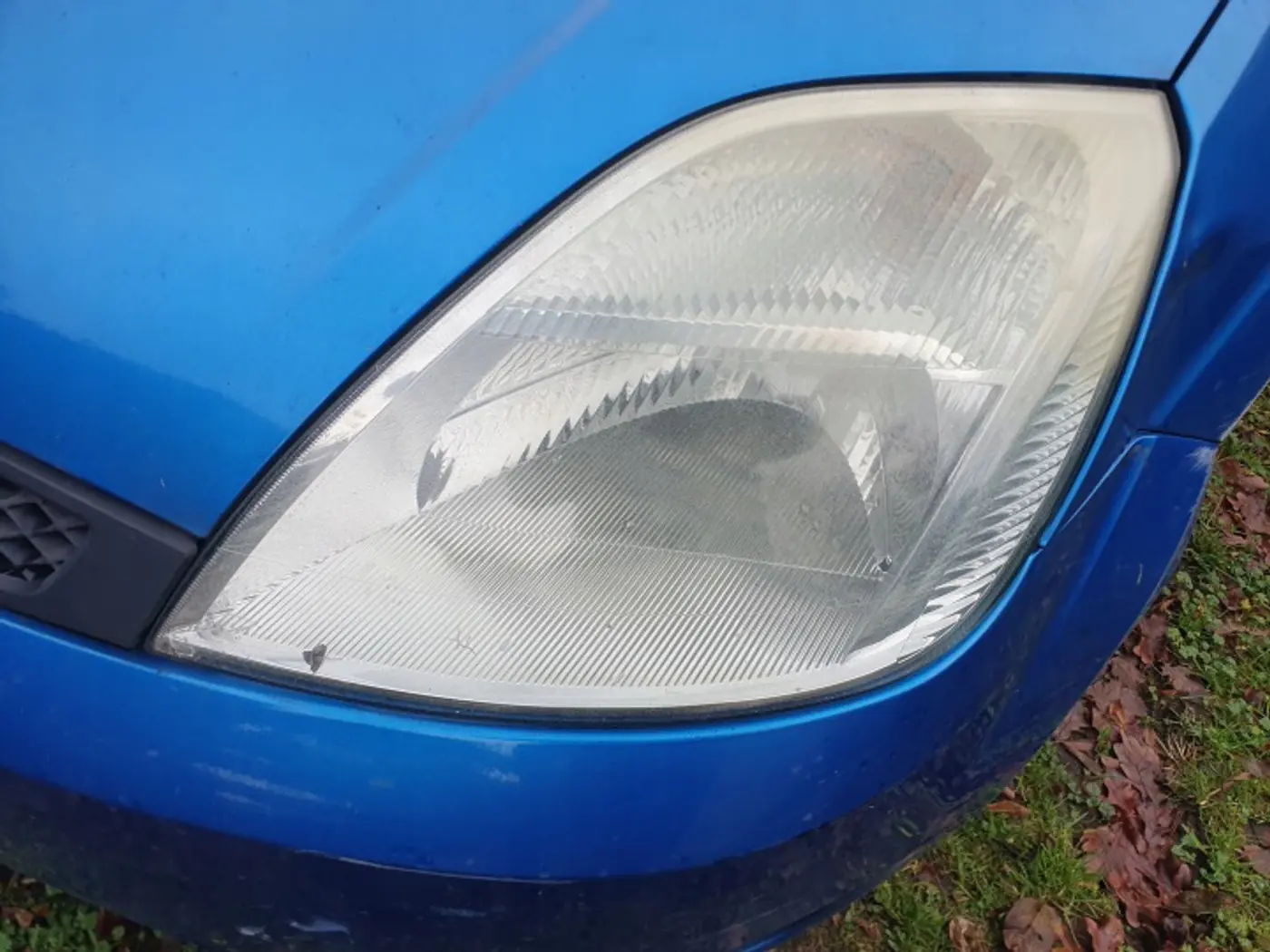 Фара левая к Ford Fiesta 2001