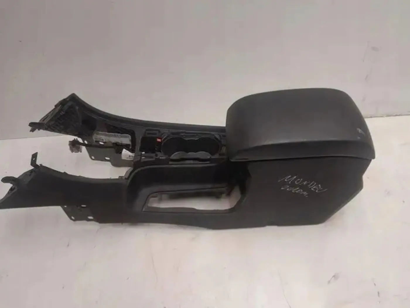 Подлокотник к Ford Mondeo 2007