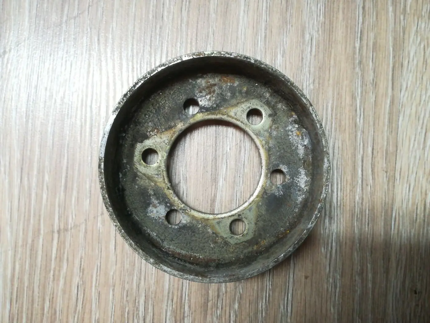 Шкив помпы к Renault Laguna 1998