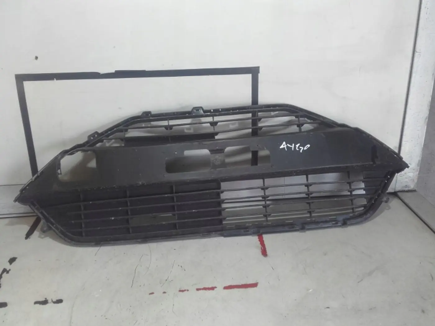 Решетка радиатора к Toyota Aygo 2014