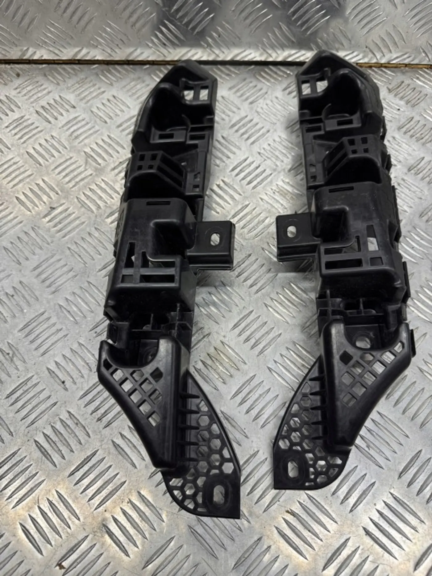 Кронштейн крепления бампера к Toyota GR86 2021
